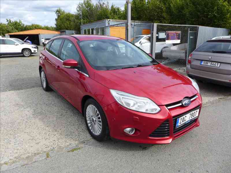 Ford Focus 1,6 i TITANIUM, TAŽNÉ, VÝHŘEV - foto 2