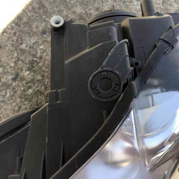 xenon bi-xenon vw touran levy svetlo leve jednotka - foto 2