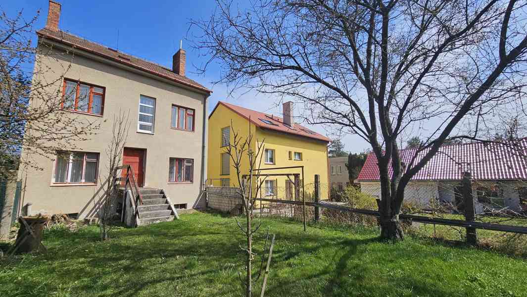 Vilka 5+1 Česká u Brna na parcele 465m2, vjezd - foto 2