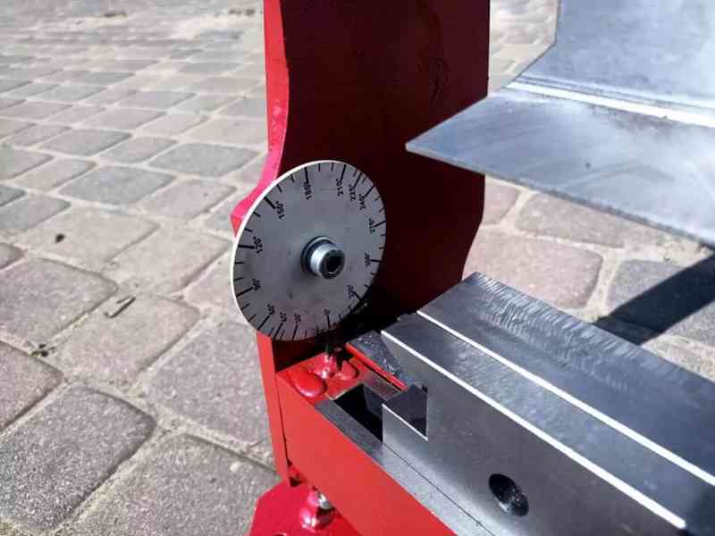 Mini segmentová ohýbačka plechu  SGR 650/1 - foto 9