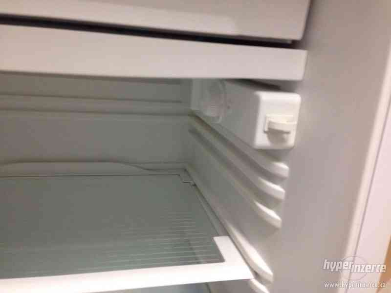 Malá lednice s mrazničku Beko se zárukou - foto 5