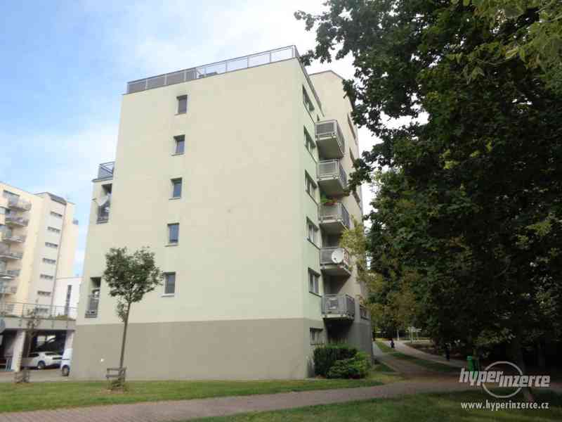 Prodej byt 2+kk, Pardubice, ul. Bělehradská, Polabiny - foto 1