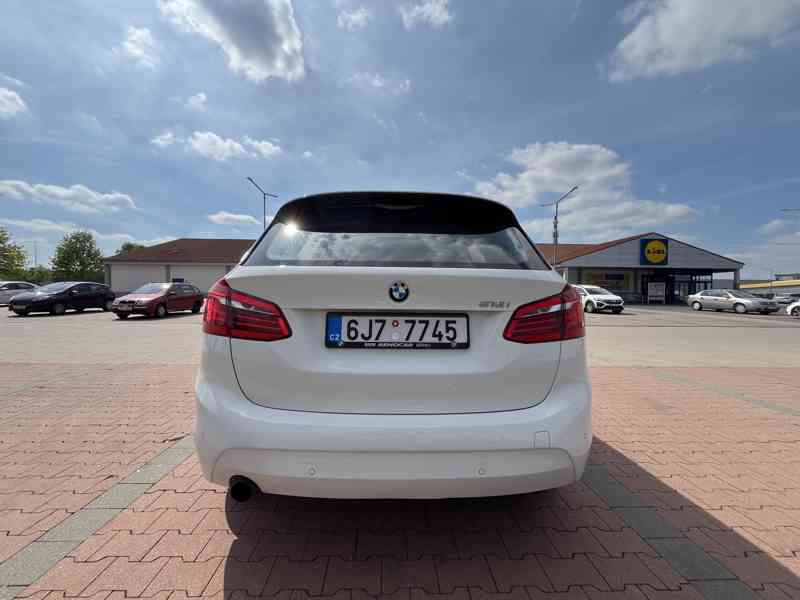 BMW 218i Active Tourer 2015 - foto 4