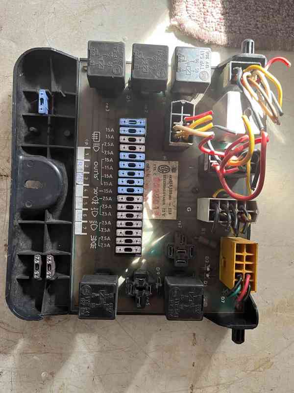 Zapalování a pojistkovka FAVORIT - FORMAN - foto 7