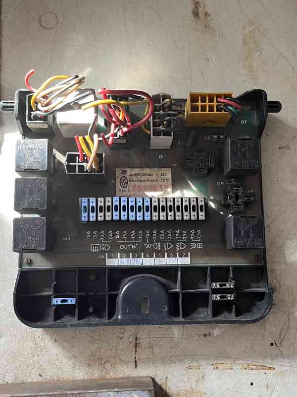 Zapalování a pojistkovka FAVORIT - FORMAN - foto 3