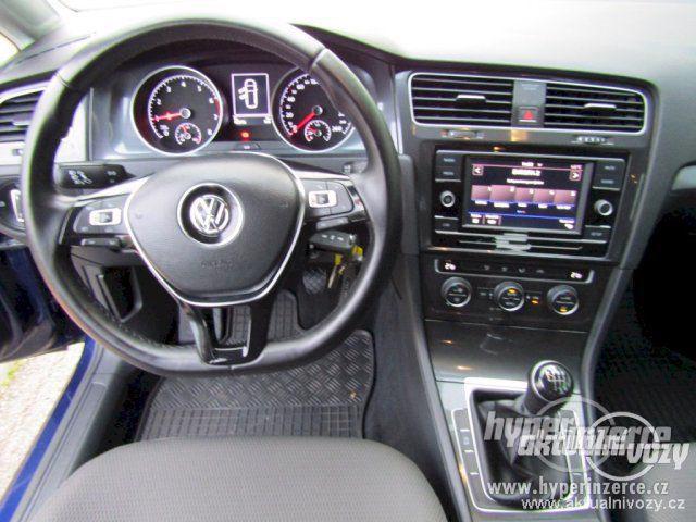 Volkswagen Golf 1.0, benzín, RV 2017 - foto 4