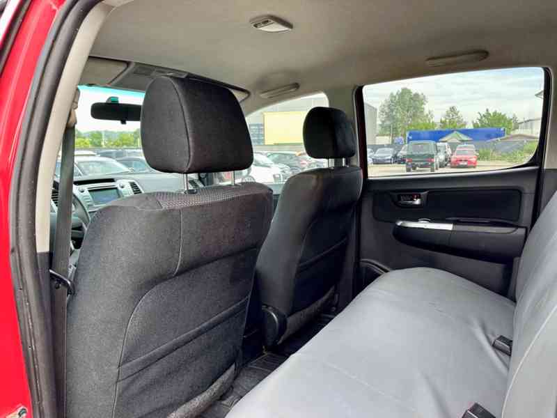 Toyota Hilux Double Cab 4x4 Aut. 126kw - foto 3