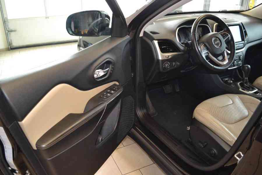 Jeep Cherokee 2.2M-jet/4x4/AT/147kW - foto 9
