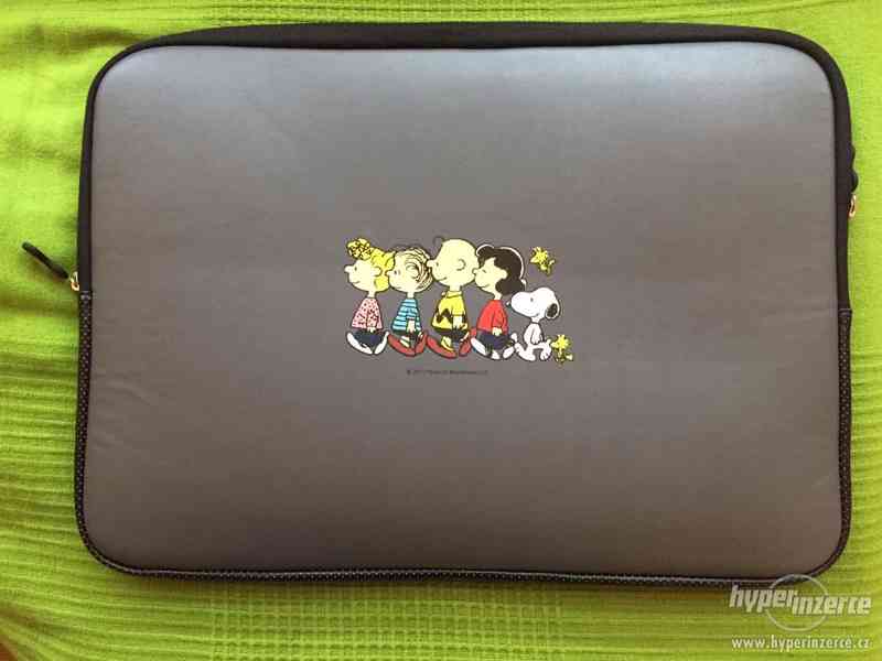 Pouzdro - iLuv Peanuts Sleeve - MacBook 15" (Snoopy) - foto 2