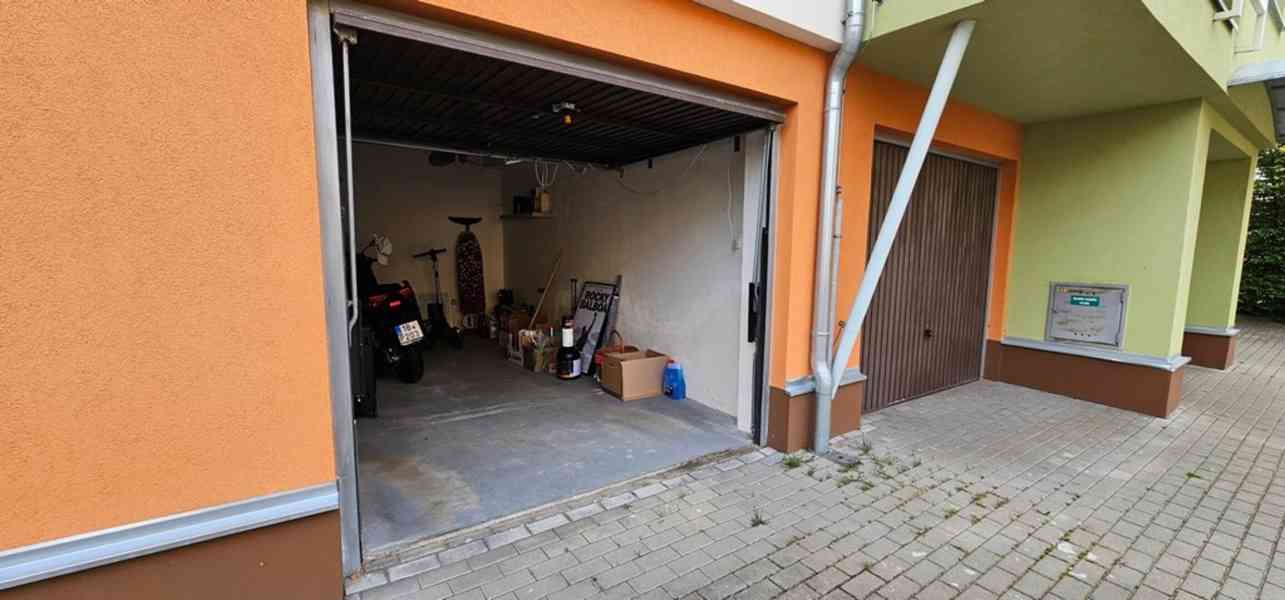 PRODEJ SAMOSTATNÉ GARÁŽE V BYTOVÉM DOMĚ, STŘELICE U BRNA  - foto 4