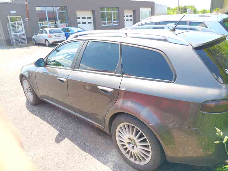 Alfa Romeo 159 Sportwagon - foto 3