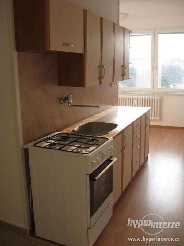 Pronajmu byt 1+1 Opálkova Brno Bystrc 45 m2 - foto 1