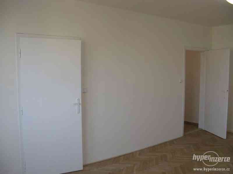 Pronajmu byt 1+1 Opálkova Brno Bystrc 45 m2 - foto 6
