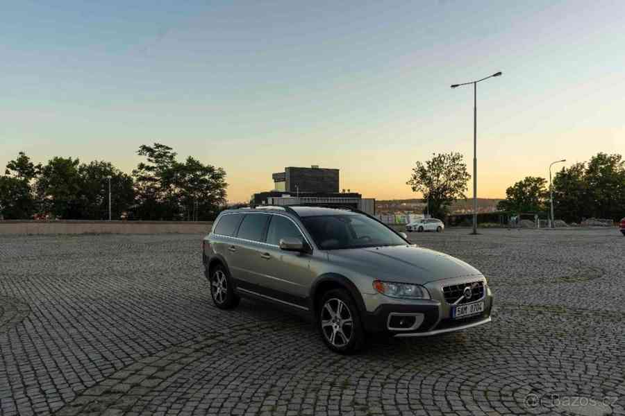 Volvo XC70 2,4 D5 2013, 4x4 – Výborný stav - foto 7