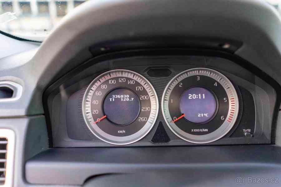 Volvo XC70 2,4 D5 2013, 4x4 – Výborný stav - foto 17