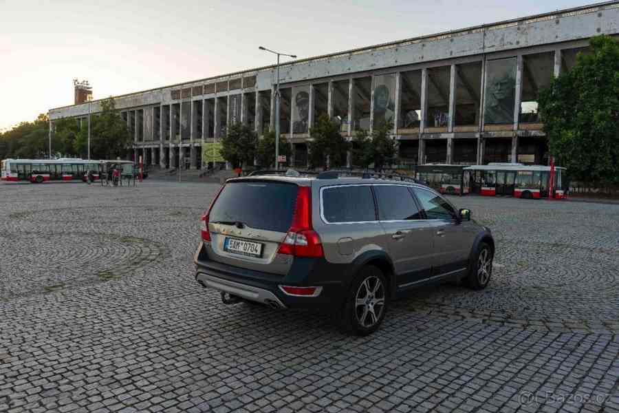 Volvo XC70 2,4 D5 2013, 4x4 – Výborný stav - foto 5