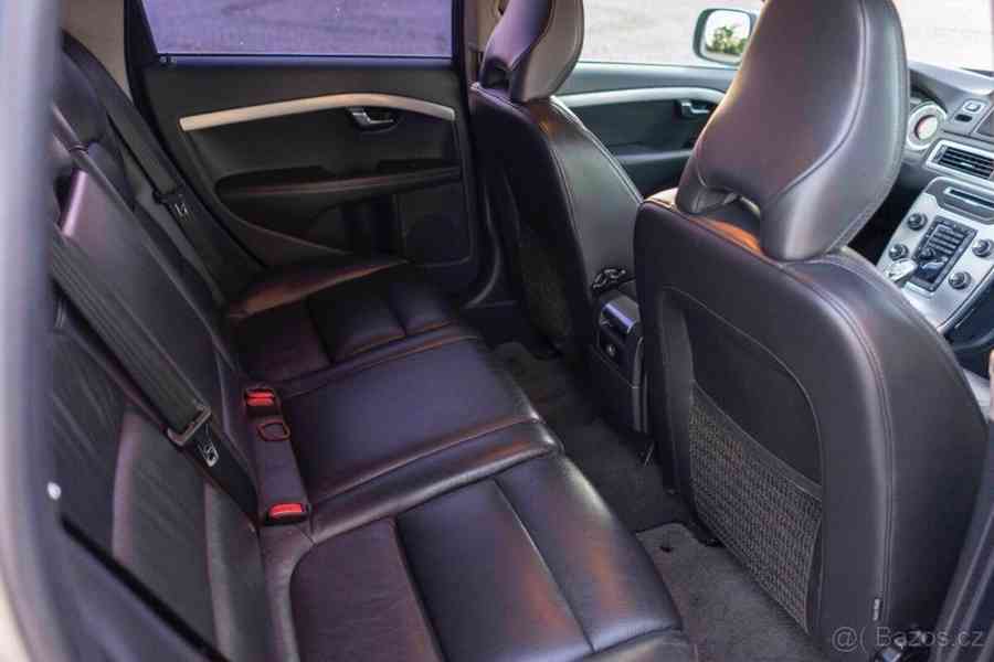 Volvo XC70 2,4 D5 2013, 4x4 – Výborný stav - foto 10