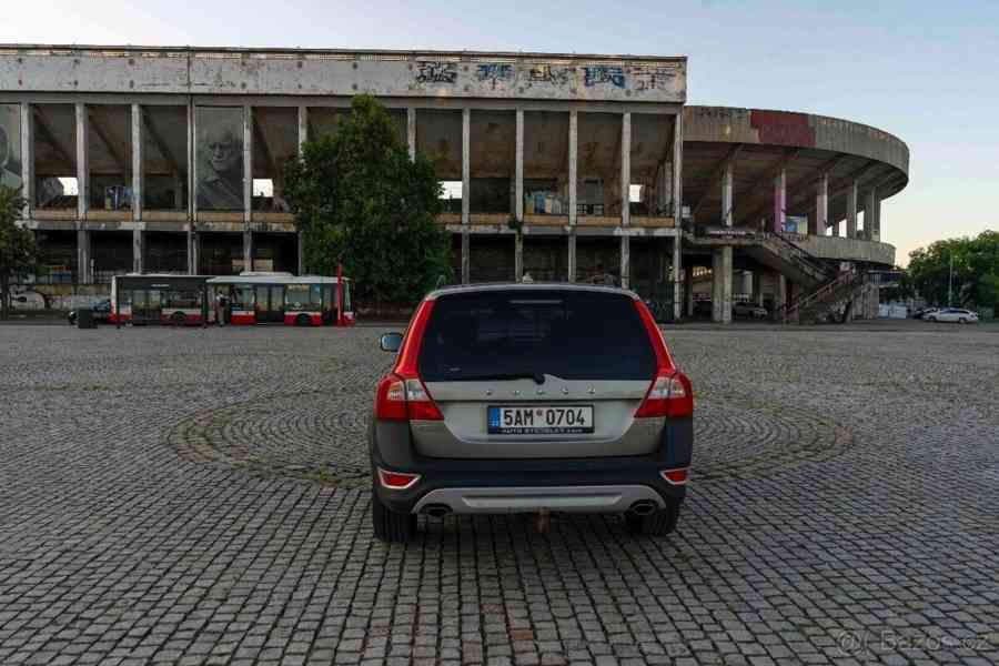 Volvo XC70 2,4 D5 2013, 4x4 – Výborný stav - foto 3