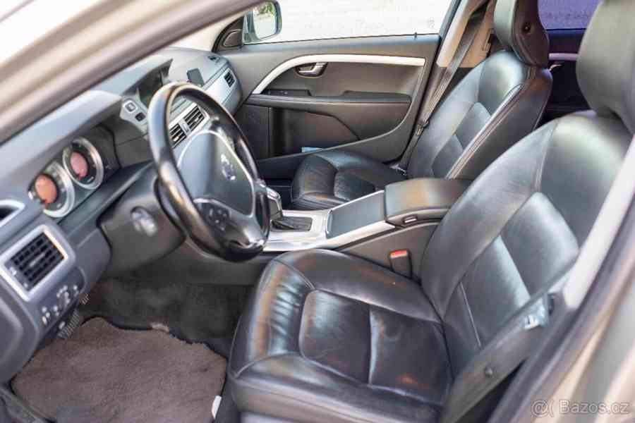 Volvo XC70 2,4 D5 2013, 4x4 – Výborný stav - foto 13