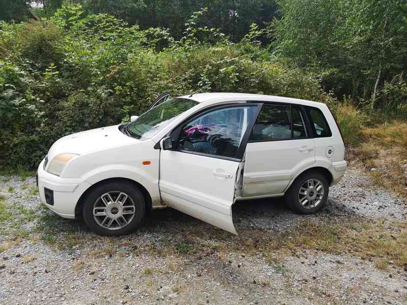 Ford Fusion 1,4 v naftě  - foto 4