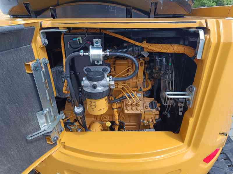 Minibagr CAT 303,5 CR 07A - r.v. 2022 - klima - foto 7