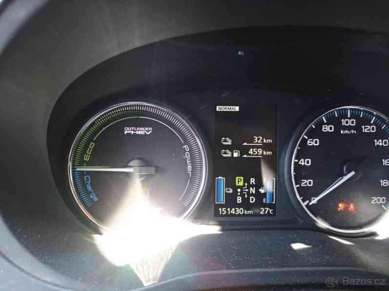 Mitsubishi Outlander 2,0   NOVÁ CENA - foto 12