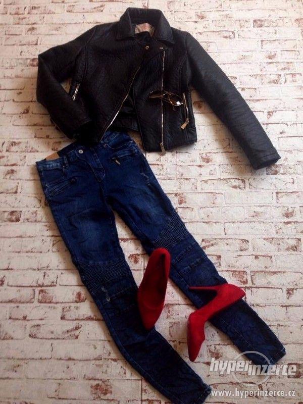 Moderní strečové džíny. - foto 2
