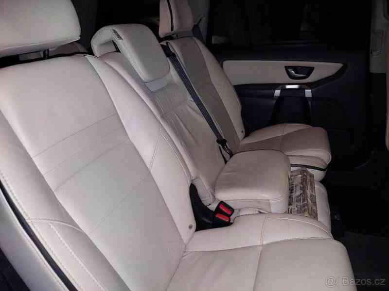 Volvo XC90 2,4   D5 AWD - foto 4
