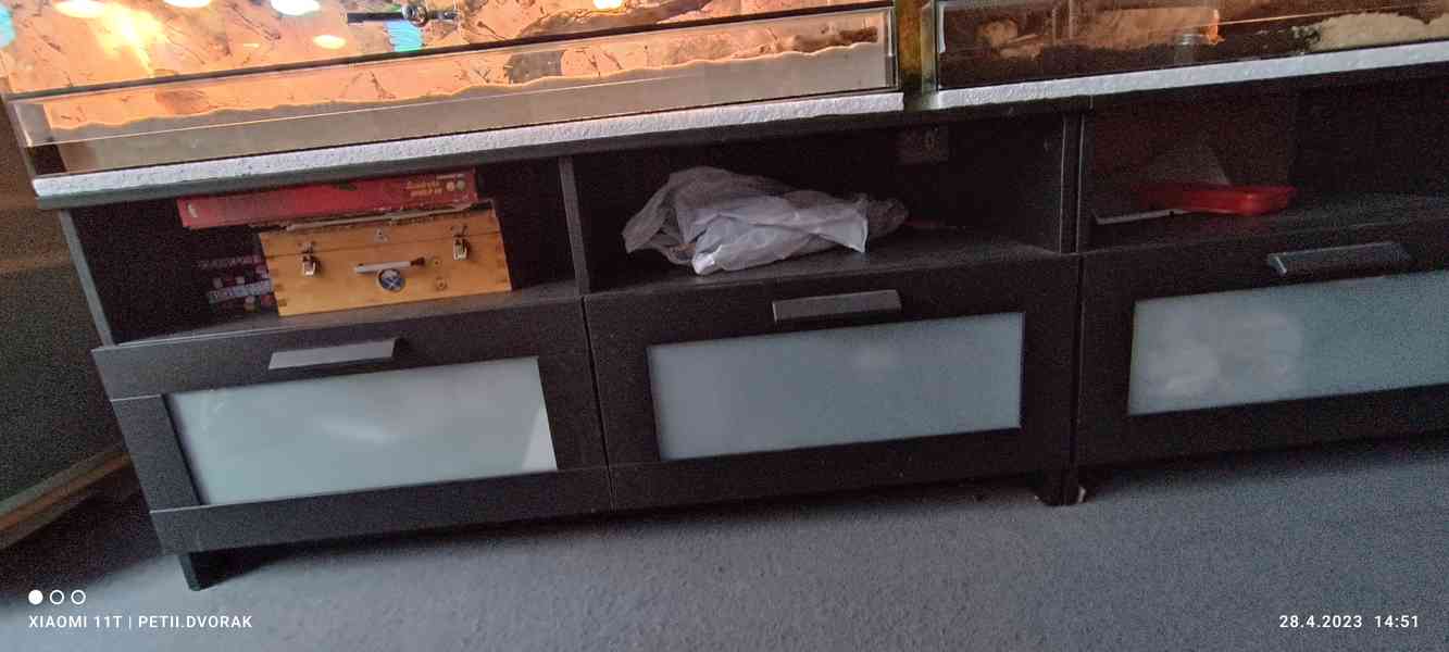 IKEA TV skříňky  - foto 2