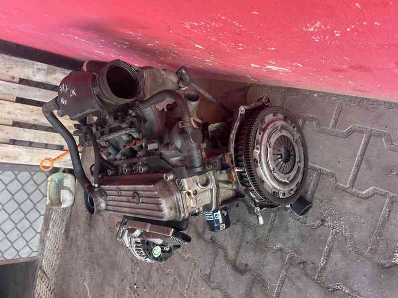 Motor 1,4 MPI AQW 50KW Škoda Fabia kompletní - foto 3