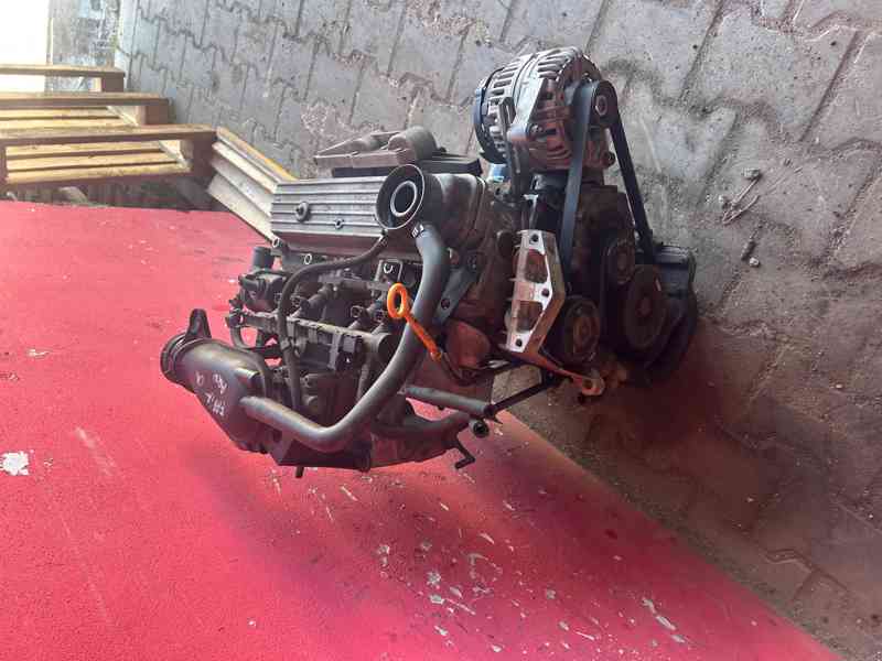 Motor 1,4 MPI AQW 50KW Škoda Fabia kompletní - foto 2