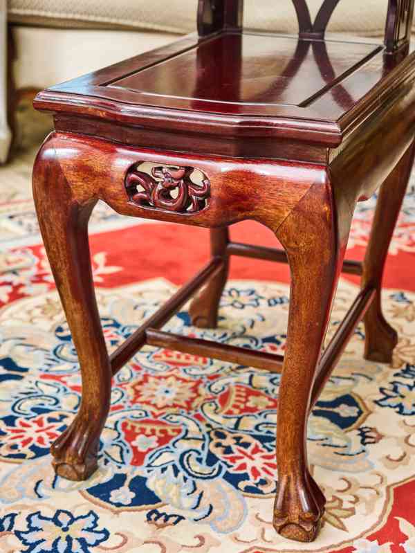 Čínské vyřezávané stolky – pár - foto 4