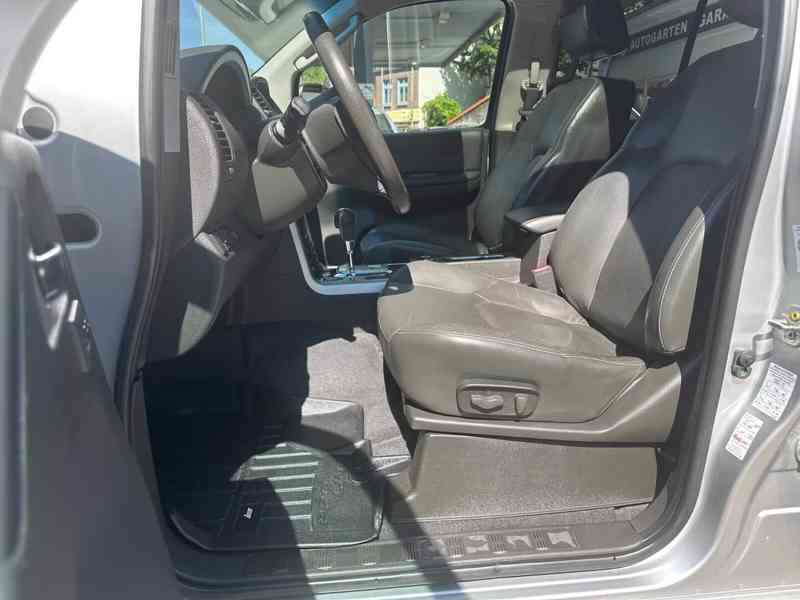 Nissan Pathfinder 2.5 dCi LE Aut. 140kw - foto 18