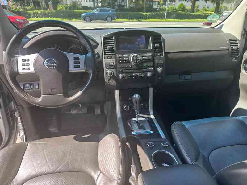 Nissan Pathfinder 2.5 dCi LE Aut. 140kw - foto 17