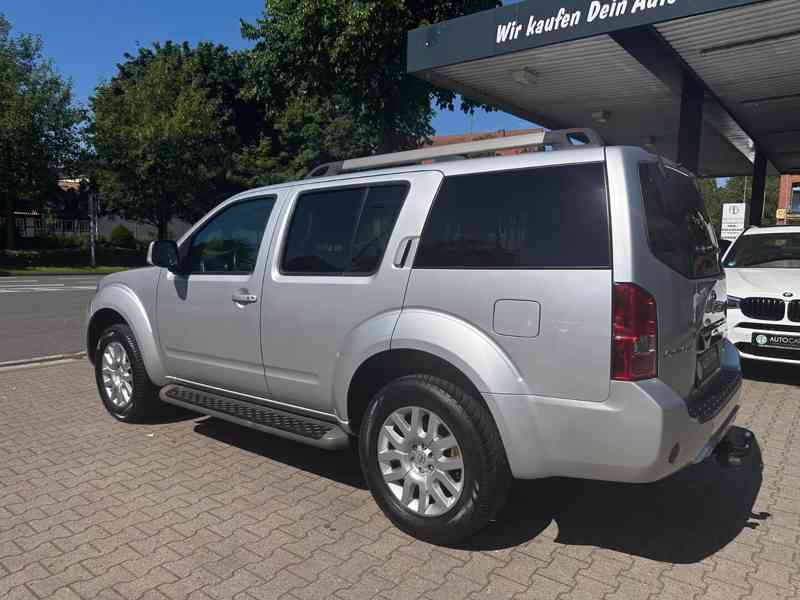 Nissan Pathfinder 2.5 dCi LE Aut. 140kw - foto 10