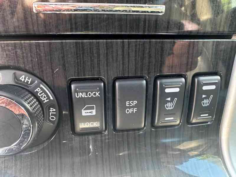Nissan Pathfinder 2.5 dCi LE Aut. 140kw - foto 8