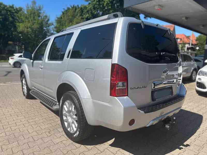 Nissan Pathfinder 2.5 dCi LE Aut. 140kw - foto 20