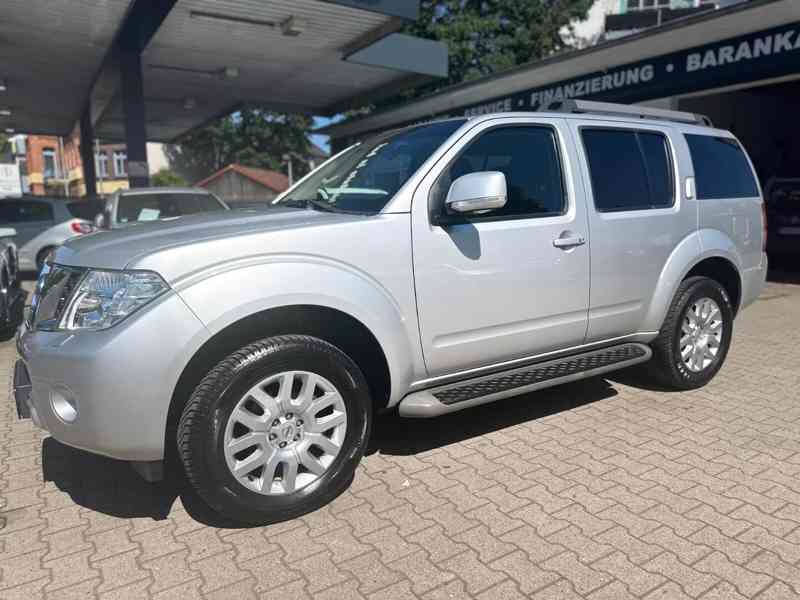 Nissan Pathfinder 2.5 dCi LE Aut. 140kw - foto 24