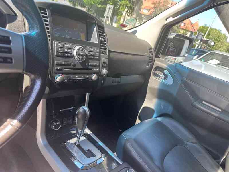 Nissan Pathfinder 2.5 dCi LE Aut. 140kw - foto 26