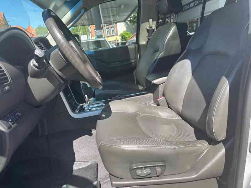 Nissan Pathfinder 2.5 dCi LE Aut. 140kw - foto 22