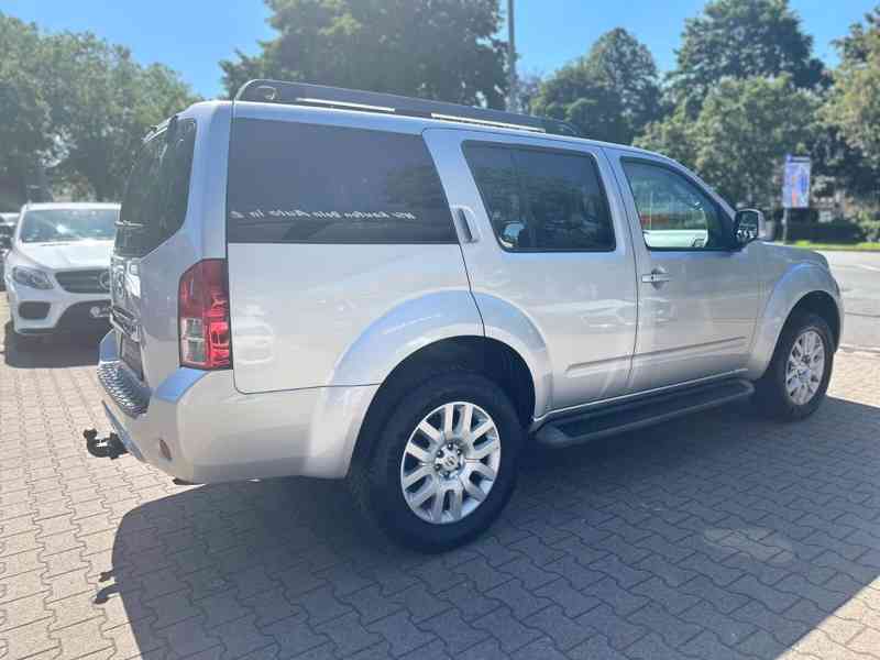 Nissan Pathfinder 2.5 dCi LE Aut. 140kw - foto 27