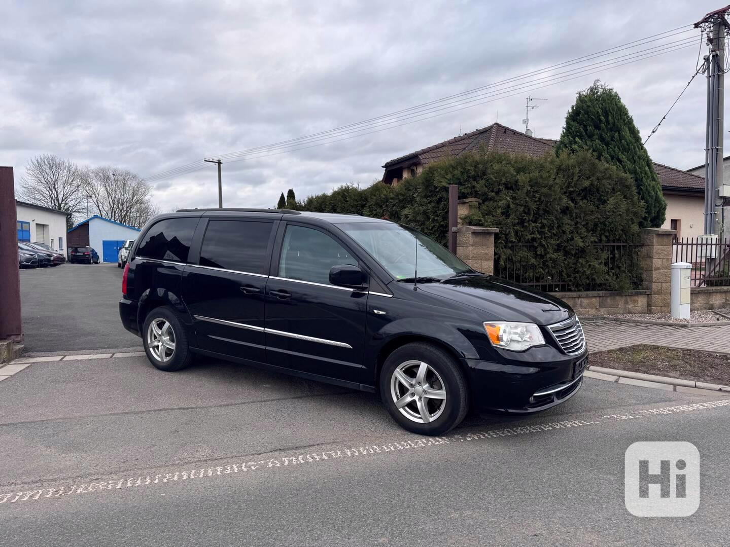 Chrysler Town Country 3,6 RT Penta DVD 2014 - foto 1