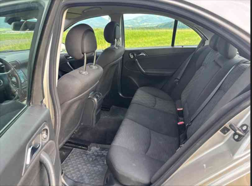 Mercedes-Benz Třídy C 1,8   180 - foto 9