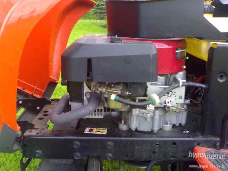 zahradní traktor Husgvarna LT 130 - foto 10