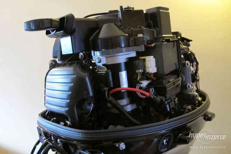 Lodní motor Suzuki 30hp, EFI, zánovní motor - 25 hod. - foto 5