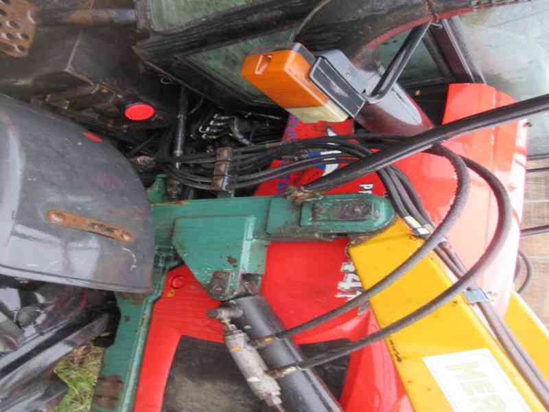 Traktor kolový Zetor Proxima 8441 s výměnnou nástavbou - foto 9
