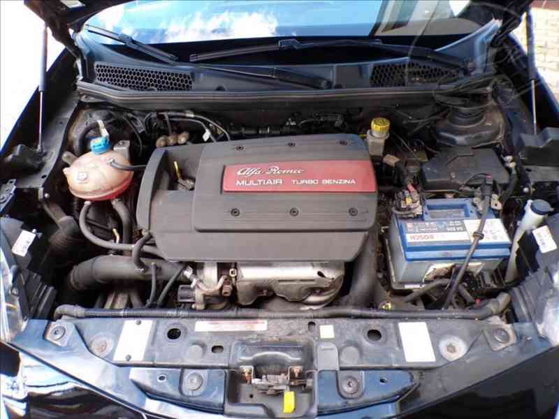 Alfa Romeo Giulietta 1,4 Turbo 145 kW AUTOMAT - foto 13