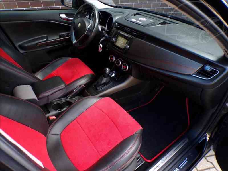 Alfa Romeo Giulietta 1,4 Turbo 145 kW AUTOMAT - foto 12