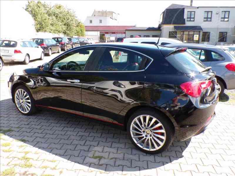 Alfa Romeo Giulietta 1,4 Turbo 145 kW AUTOMAT - foto 4