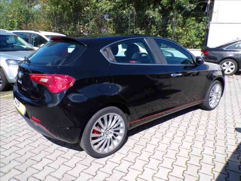 Alfa Romeo Giulietta 1,4 Turbo 145 kW AUTOMAT - foto 3